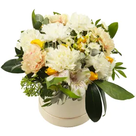 Flower arrangement Cream Title «CityFlowers Dubai» in Dubai»