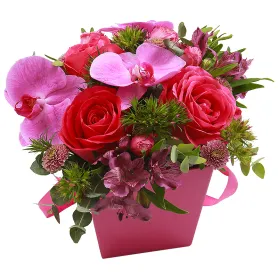 Flower аrrangement Infiniti Title «CityFlowers Dubai» in Dubai»