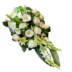 White decoration with lilies Title «CityFlowers Dubai» in Dubai»