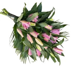 Pink mourning bouquet Title «CityFlowers Dubai» in Dubai»