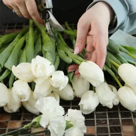 Florist design in white Title «CityFlowers Dubai» in Dubai»