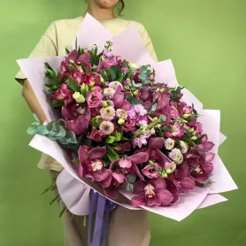 Big bouquet with purple orchids Title «CityFlowers Dubai» in Dubai»
